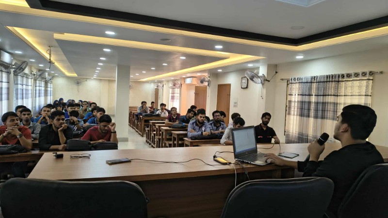 কুবিতে প্রোগ্রামিং ও সমস্যা সমাধানভিত্তিক কর্মশালা অনুষ্ঠিত