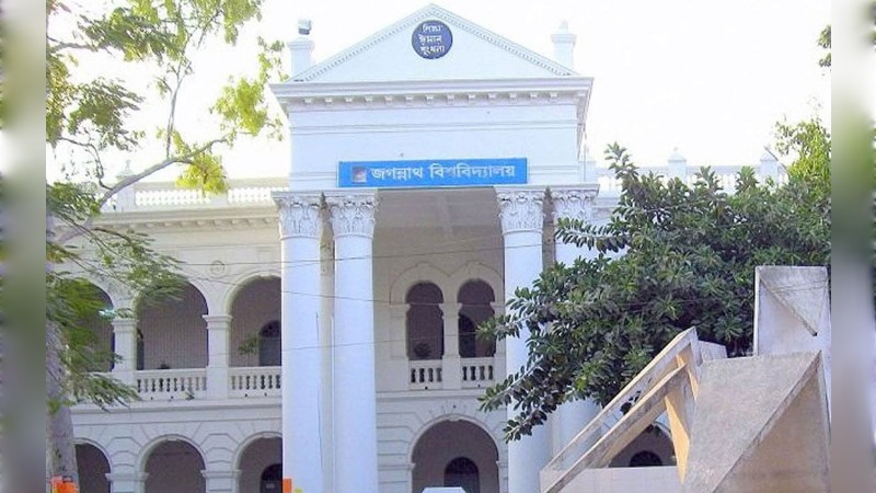 <span>জকসু নির্বাচন  / </span>বিধি ভেঙে প্রার্থীর পক্ষে পোস্ট, বিতর্কে জবি পরিবহন পরিচালক