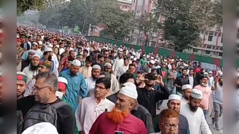 শহীদ হাদীর ঐতিহাসিক জানাজা’য় জনতার স্রোত