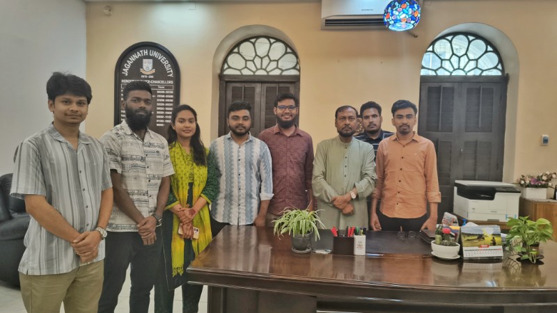 সবাইকে সাথে নিয়েই বিশ্ববিদ্যালয়কে এগিয়ে নিতে যেতে চাই: জবি উপাচার্য