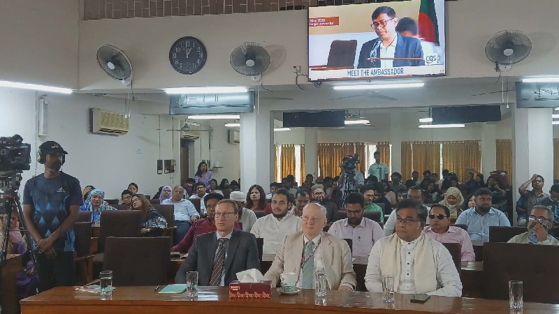 জাবিতে ‘Meet The Ambassador’ আলোচনা: শিক্ষা ও গবেষণায় জার্মানির সঙ্গে সহযোগিতা বাড়ানোর প্রত্যাশা