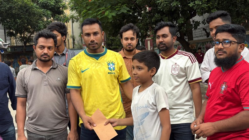 অসহায় সাদ্দামের পাশে জবি ছাত্রদল নেতা শাহরিয়ার