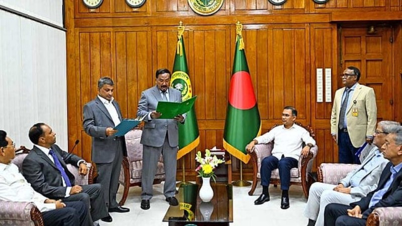 পাঁচ মাস পর শপথ নিলেন চট্টগ্রাম-২ আসনের সংসদ সদস্য সরোয়ার আলমগীর