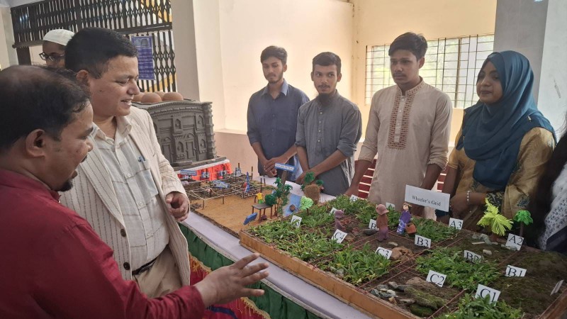 বেরোবিতে ‘হেরিটেজ কার্নিভাল’, শিক্ষার্থীদের সৃজনশীলতায় জীবন্ত ইতিহাস-ঐতিহ্য
