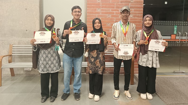 ফিবোনাকি রোবটিক্স অলিম্পিয়াডে জাতীয় চ্যাম্পিয়ন কেএফটির প্রিয়ন্ত ও তার দল, এবার লক্ষ্য ইতালি