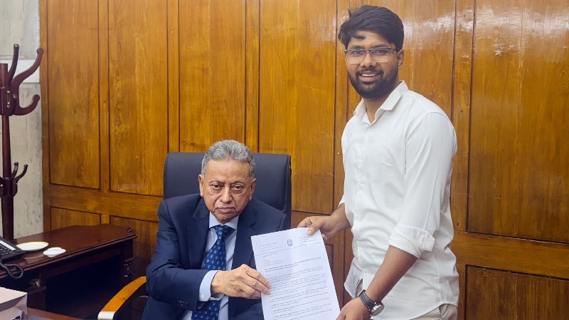 চবিতে দুটি ১০তলা আবাসিক হল নির্মাণের দাবি, অর্থমন্ত্রী আমির খসরুর সঙ্গে চাকসু এজিএসের সাক্ষাৎ